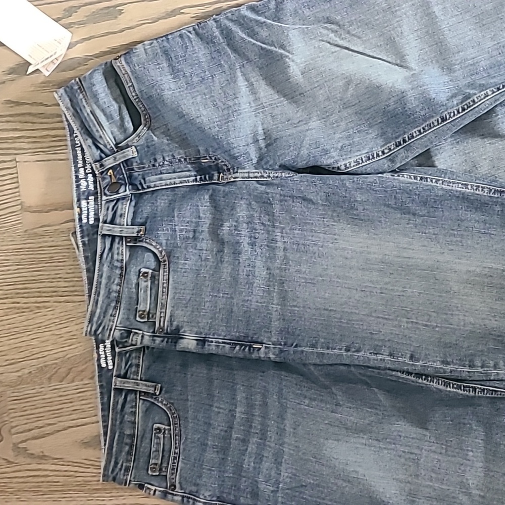 Bundle Amazon Essentials High-Rise Relaxed Leg Tapered Ankle Jeans  - NWT